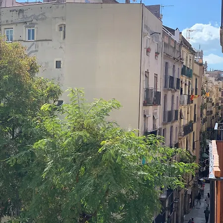 Cozy Becky Born Apartment Barcelona