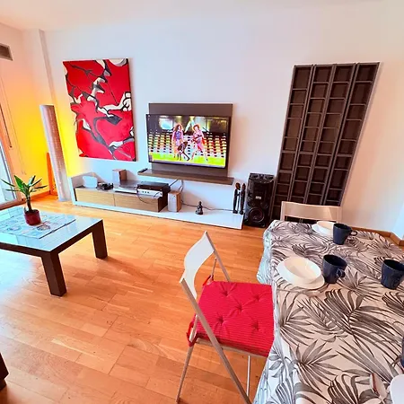Stunning Flat For 5 People With Breakfast Included With Sagrada Familia Church View * Barcelona