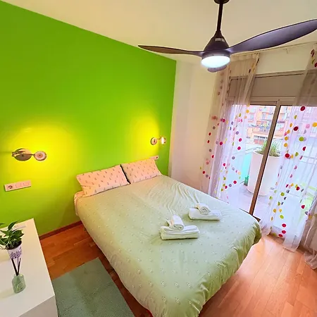 Apartment Stunning Flat For 5 People With Breakfast Included With Sagrada Familia Church View *