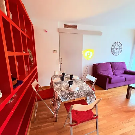 Stunning Flat For 5 People With Breakfast Included With Sagrada Familia Church View Apartment Barcelona