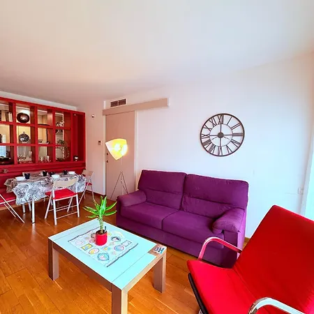 Stunning Flat For 5 People With Breakfast Included With Sagrada Familia Church View Apartment Barcelona