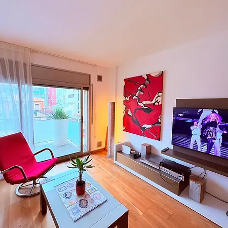 Apartment Stunning Flat For 5 People With Breakfast Included With Sagrada Familia Church View *