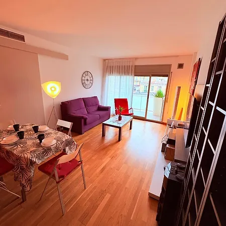 Stunning Flat For 5 People With Breakfast Included With Sagrada Familia Church View Apartment Barcelona