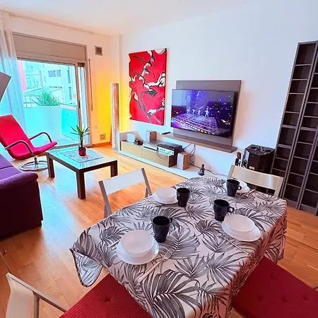 Apartment Stunning Flat For 5 People With Breakfast Included With Sagrada Familia Church View Barcelona