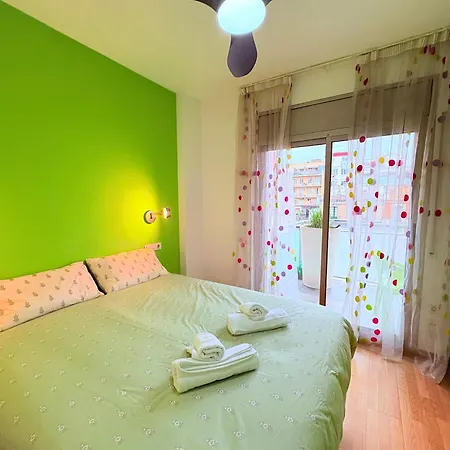 Stunning Flat For 5 People With Breakfast Included With Sagrada Familia Church View Barcelona