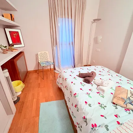 Stunning Flat For 5 People With Breakfast Included With Sagrada Familia Church View Apartment *