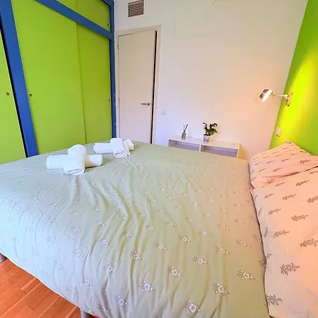 Stunning Flat For 5 People With Breakfast Included With Sagrada Familia Church View *