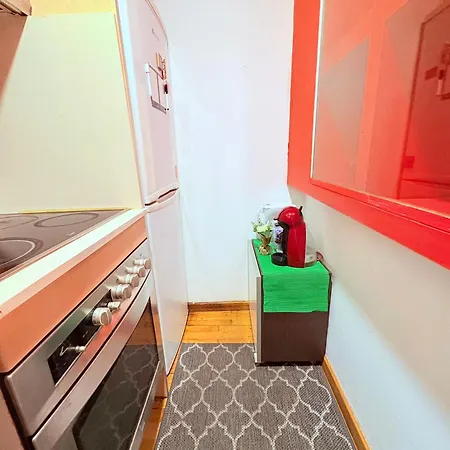 Stunning Flat For 5 People With Breakfast Included With Sagrada Familia Church View Barcelona