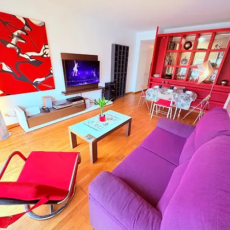 Stunning Flat For 5 People With Breakfast Included With Sagrada Familia Church View Apartment