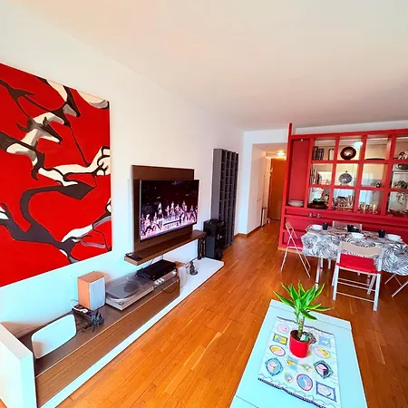 Apartment Stunning Flat For 5 People With Breakfast Included With Sagrada Familia Church View *
