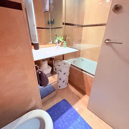 Stunning Flat For 5 People With Breakfast Included With Sagrada Familia Church View Apartment