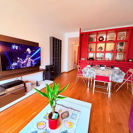 Stunning Flat For 5 People With Breakfast Included With Sagrada Familia Church View