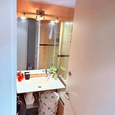 Stunning Flat For 5 People With Breakfast Included With Sagrada Familia Church View Apartment