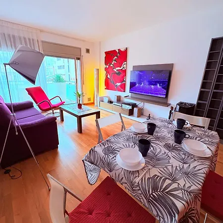 Apartment Stunning Flat For 5 People With Breakfast Included With Sagrada Familia Church View Barcelona