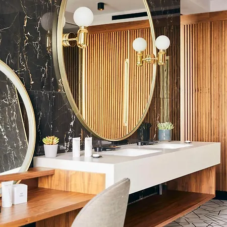 Grand Hyatt Отель 5*