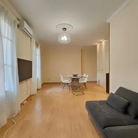 Apartment Elegant Rambla Badal Barcelona