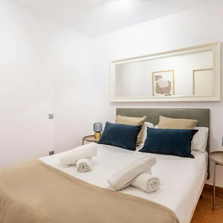Lägenhet Pl Universitat Comfortable 3bd With Private Patio