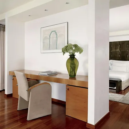 Hotel Arts 5*