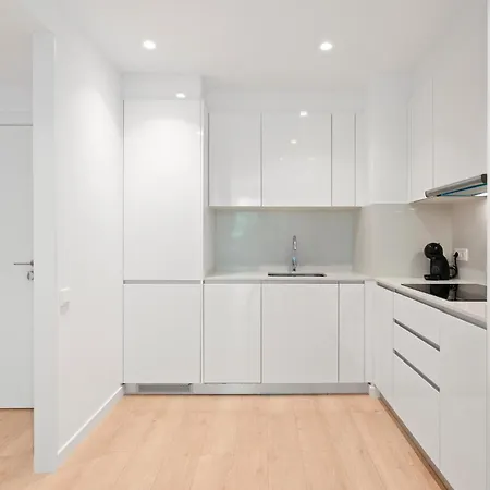 Daire Modern Oasis 1br With Rooftop Pools & Parking *