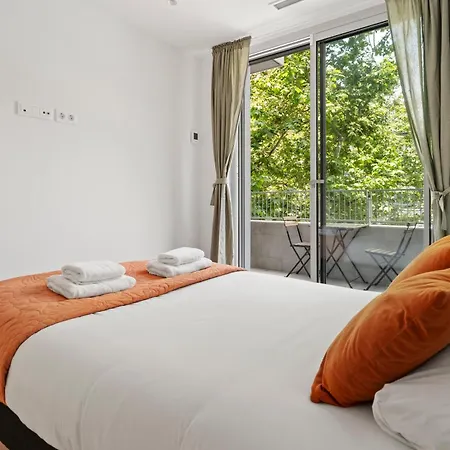 Daire Modern Oasis 1br With Rooftop Pools & Parking