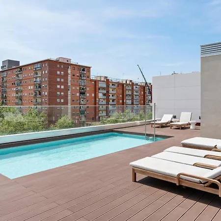 Daire Modern Oasis 1br With Rooftop Pools & Parking Barselona