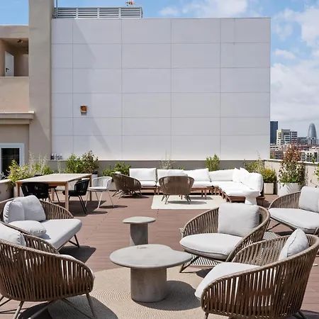 Modern Oasis 1br With Rooftop Pools & Parking Daire