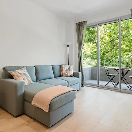 Modern Oasis 1br With Rooftop Pools & Parking Daire