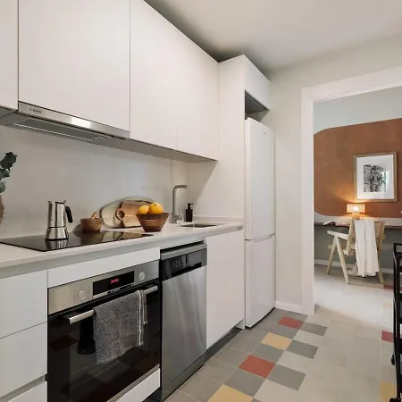 Nal - 2 Bedrooms, Office And Balcony In Eixample Dreta * ברצלונה