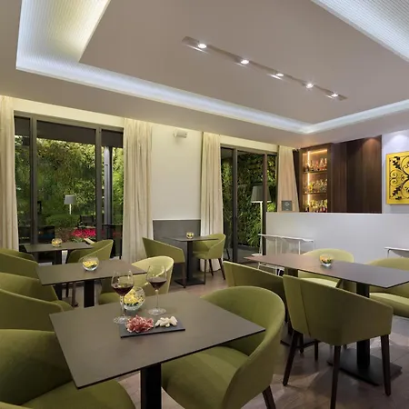 H10 Urquinaona Plaza (adults Only) מלון