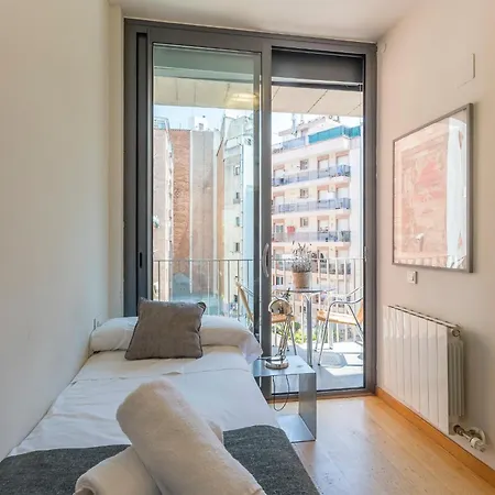 My Space Emirates - Fully Equipped Near The With Shared Pool Apartament Barcelona
