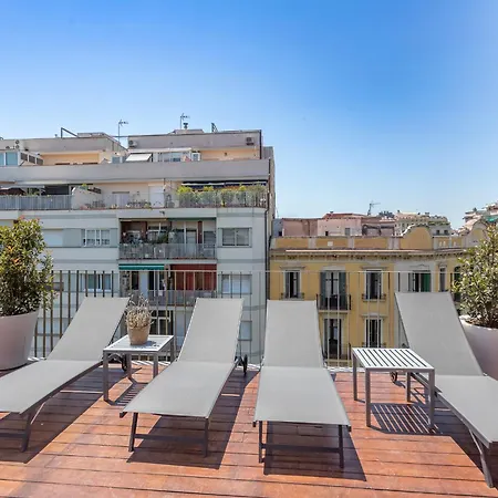 My Space Emirates - Fully Equipped Near The With Shared Pool Barcelona