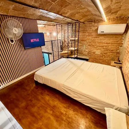 Estudio Nuevo! Al Lado Del Metro L1 L4 L5 Barcellona