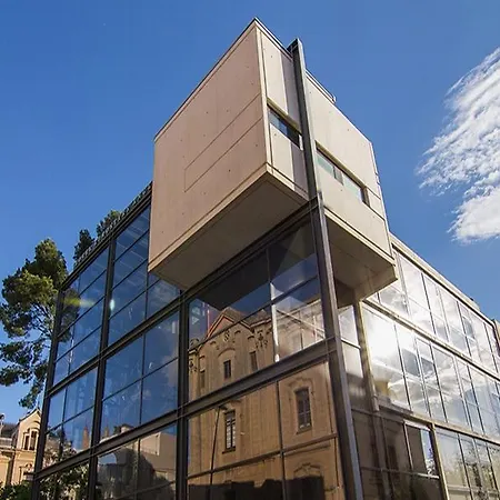 Ikonik Angli Hotel