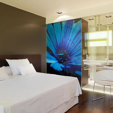Hotel Ikonik Angli