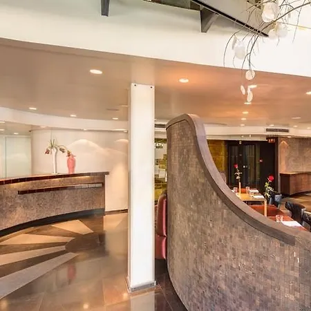 Hotel Bagues, A Small Luxury Of The World