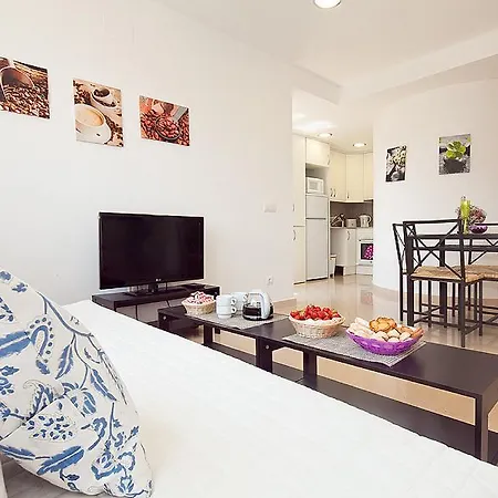 Charm Paralel Hotel 2*