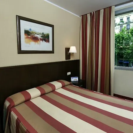 Hotell Leonardo Gran Via 3*