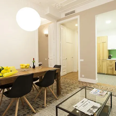 Aspasios Urquinaona Appartement