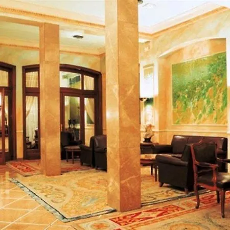 Astoria Hotel 3*