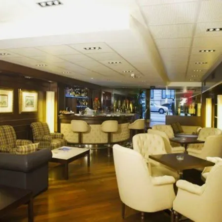 Colonial 4*