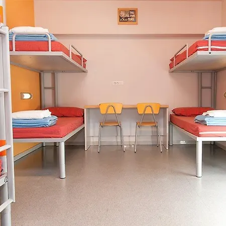 Pere Tarres Hostel