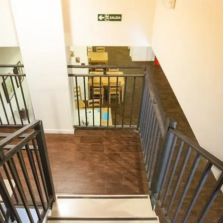 360 Borne Hostal