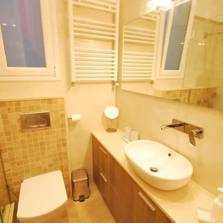 Gaudi Sdb Apartamento *