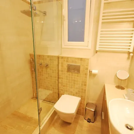 Apartment Gaudi Sdb