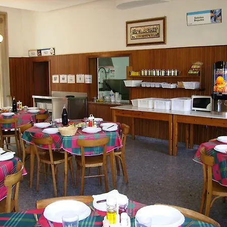 Residencia Salesiana Marti-codolar Pensjonat 2*