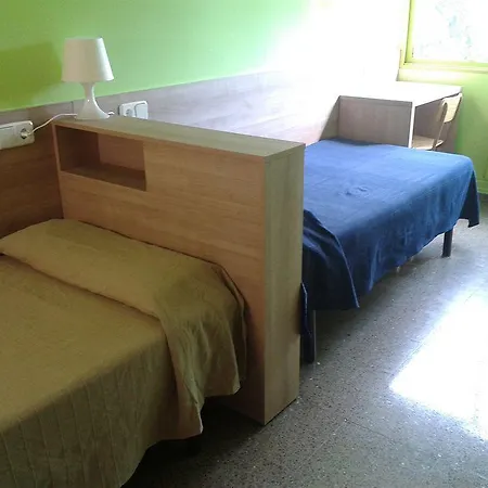 Residencia Salesiana Marti-codolar بيت ضيافة برشلونة