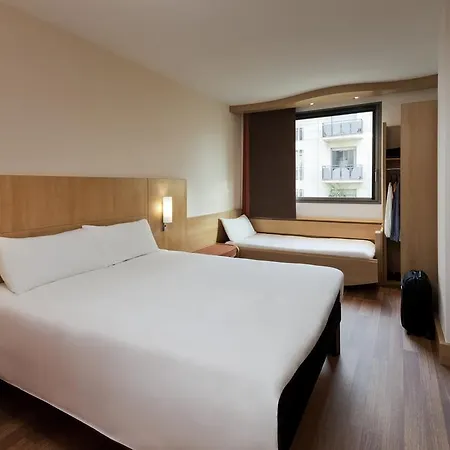 Отель Ibis Meridiana Барселона