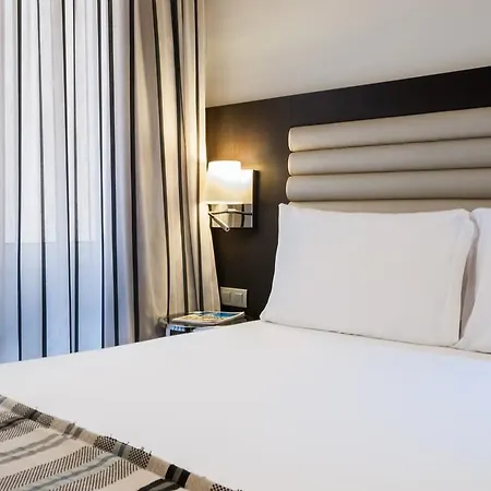 מלון Exe Cristal Palace 4*