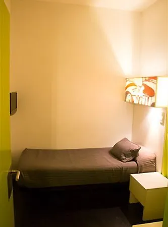 Hostel Raval Botella Private *