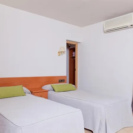 Everest Hotel